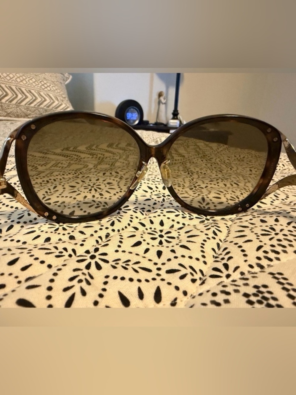 Gucci Gold-Tone Sunglasses Temple with Green, Red Stripes & Logo - Picture 6 of 8